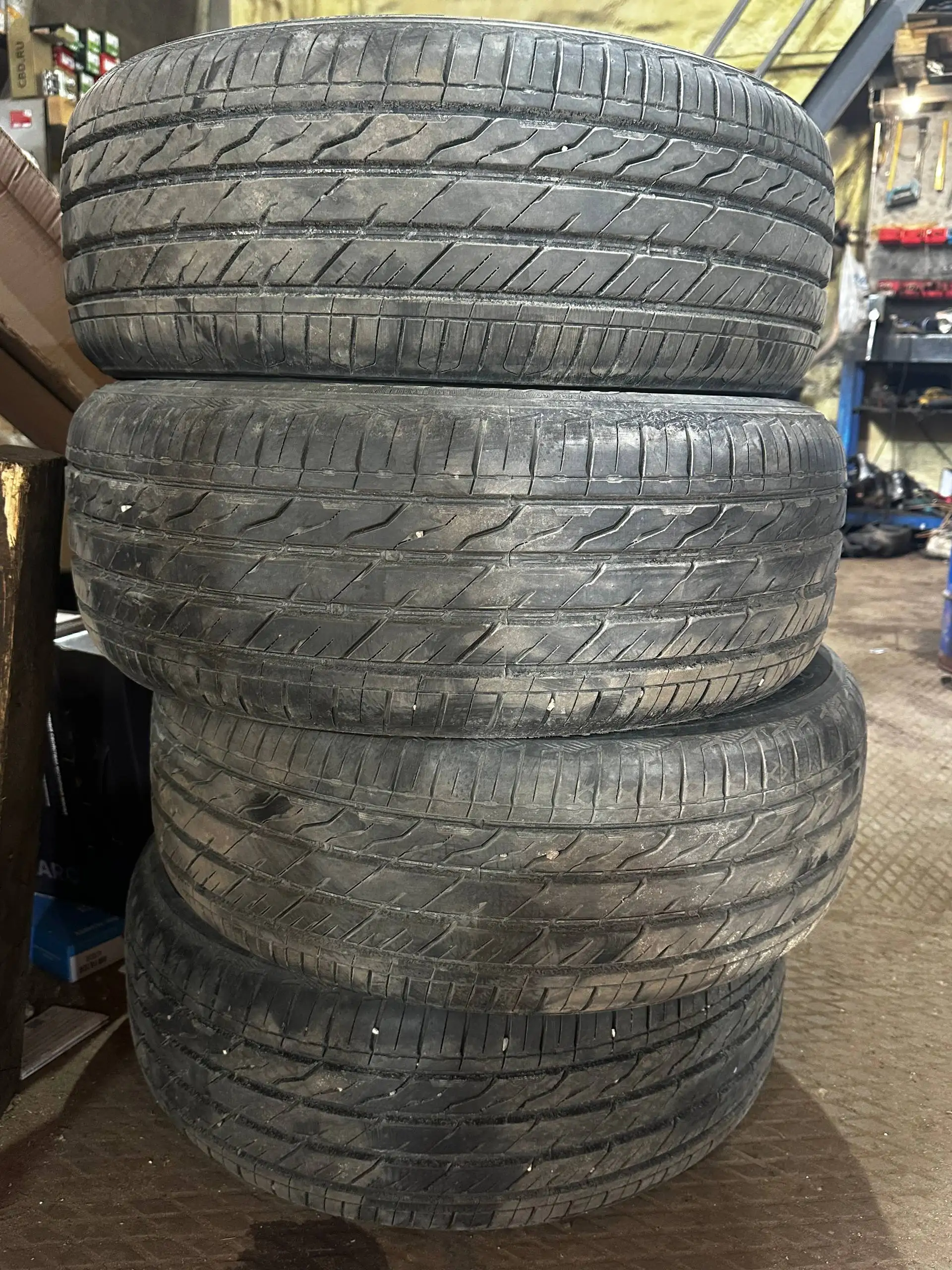 Продам 15к резине месяц - Шины (Авто) в Вологда