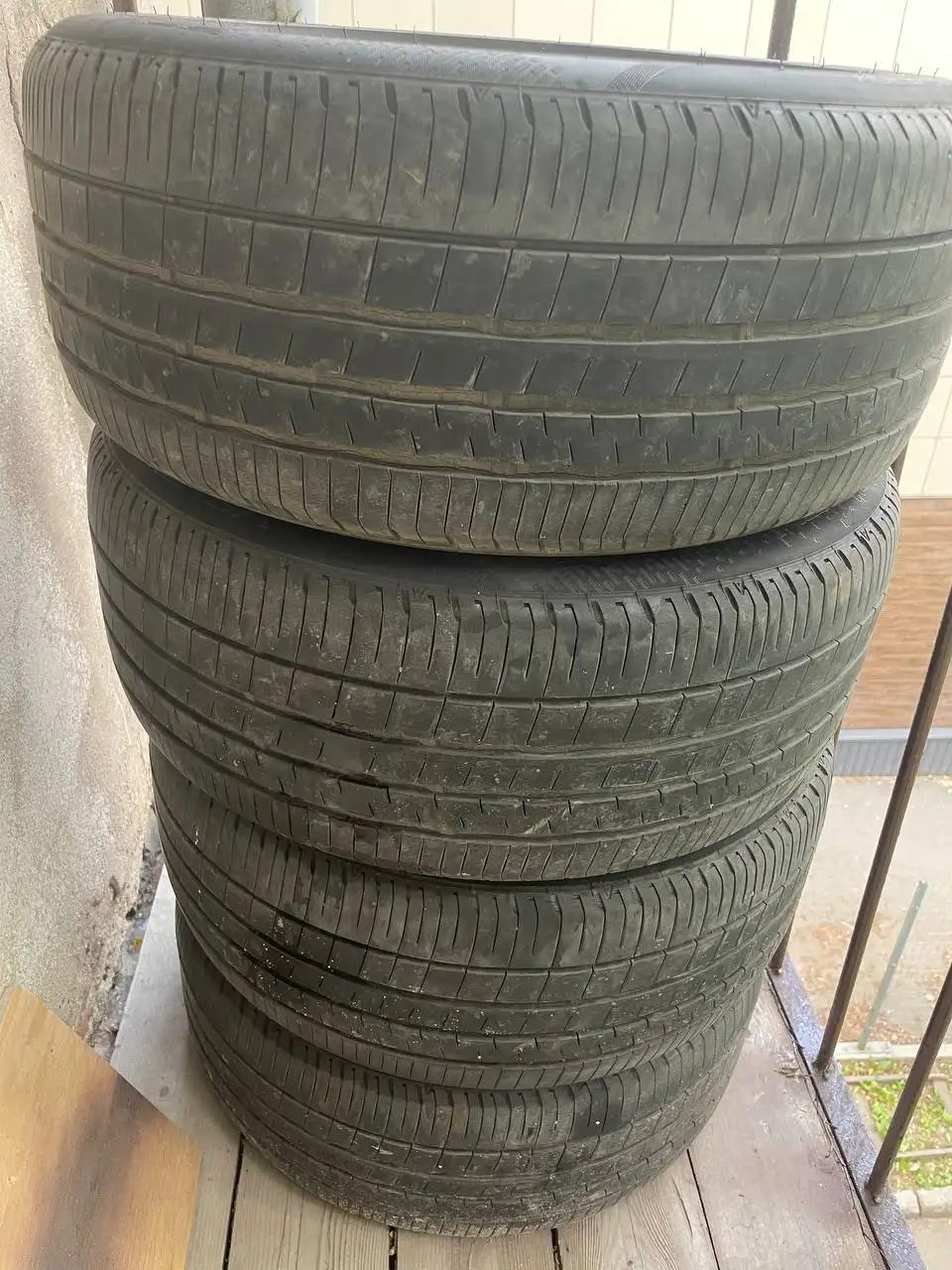 Продам резину 17 радиус - Шины и диски (Авто) в Вологда