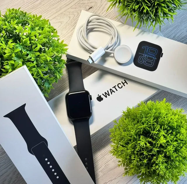 Apple Watch SE 3 44mm Midnight - Фотоаппараты в Вологда