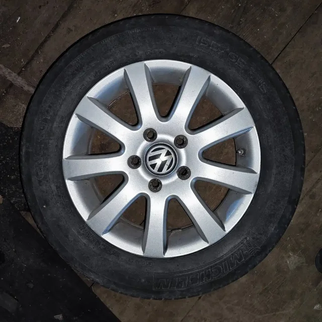 Продам колеса на VW Passat B5 и двери от 09 - Автозапчасти и разборка в Вологда