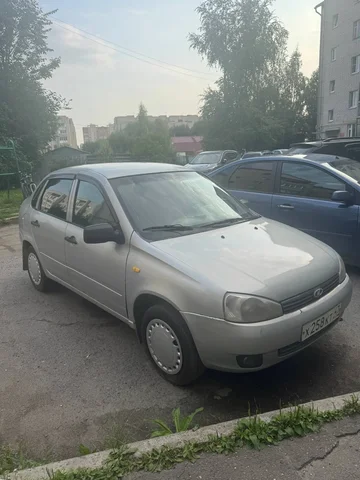 Автомобиль 2010 года - Автозапчасти и разборка в Вологда