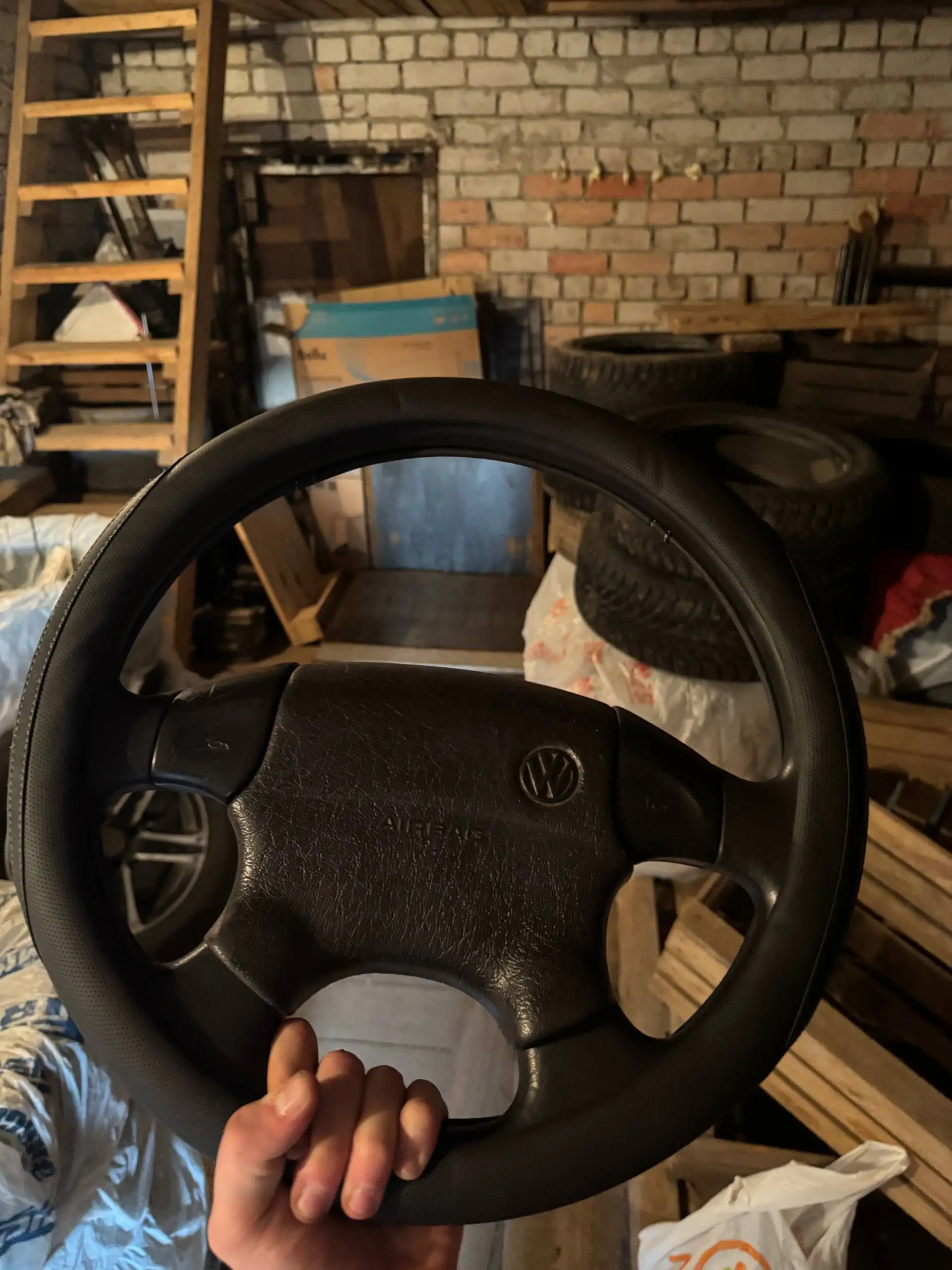 Запчасти для ВАЗ и VW: приборка, руль, зеркала, ксенон - Автозапчасти (Запчасти) в Вологда