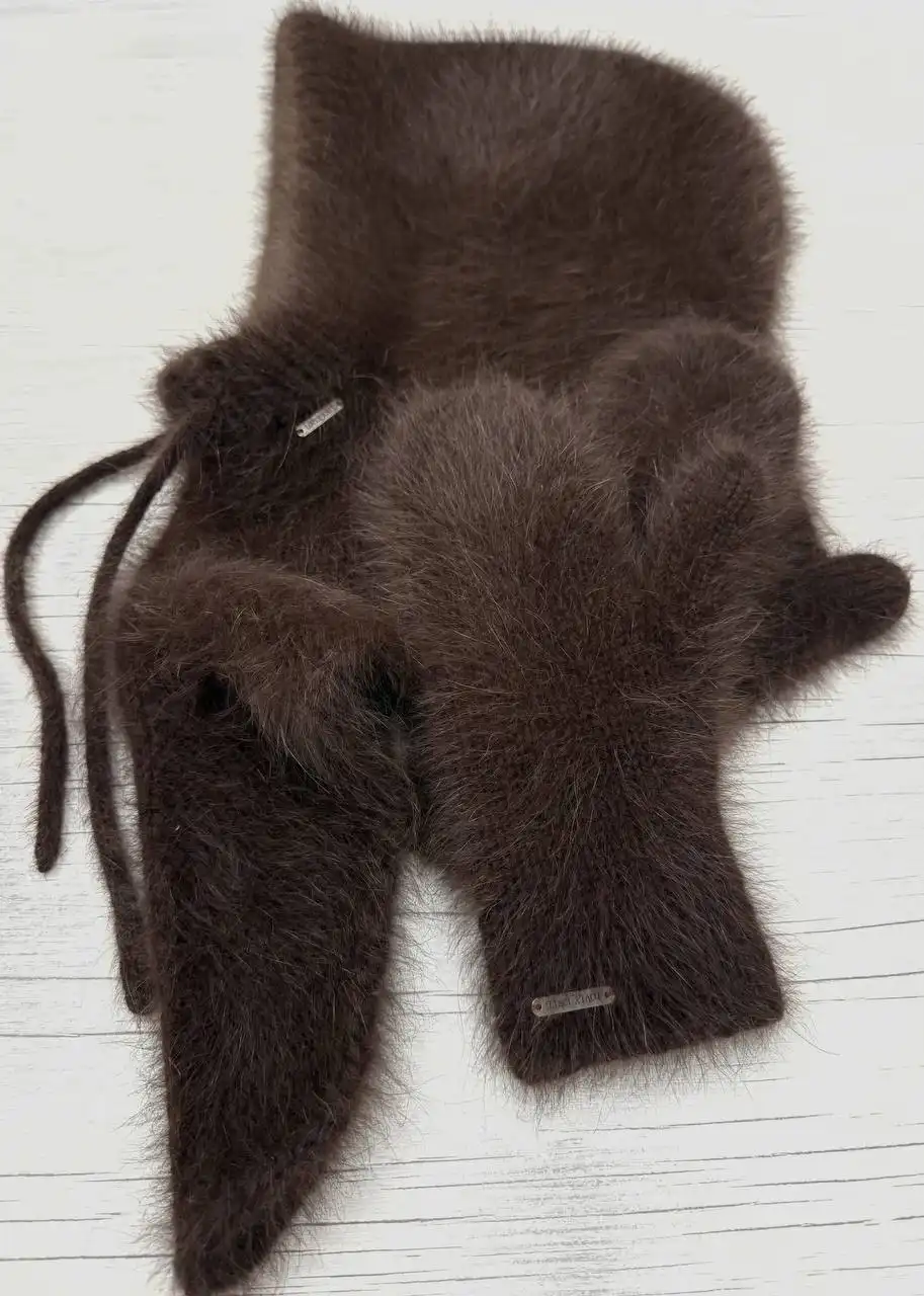 Зимний комплект: капор и варежки