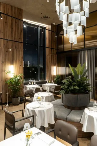 Набор в команду ресторана Hide Grand Bistro - Работа в Москва