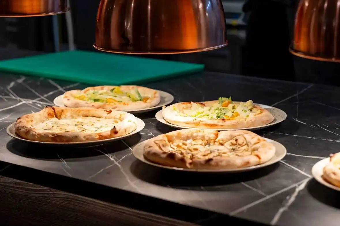 Вакансии в новый семейный ресторан на Воробьёвых горах