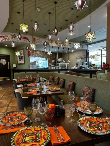 Вакансия хостес в ресторане Pancho Pizza - Строительство/ремонт в Москва