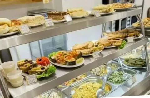 Вакансии шеф-повара, поваров горячего и холодного цеха, сотрудника в буфет - Продавец-консультант в Москва