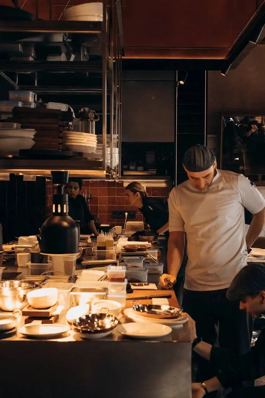 Вакансия повара в гастро-бистро Мультикультура - Повар (Работа) в Москва