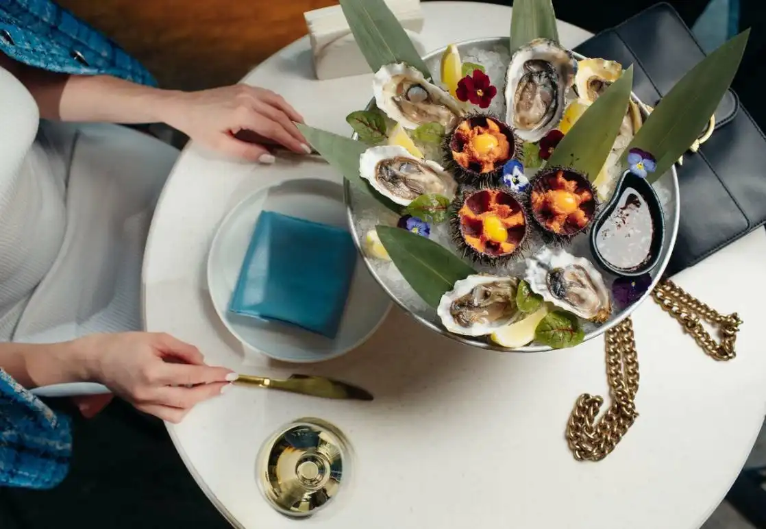 Вакансия официанта в рыбном ресторане - Официант (Работа) в Москва