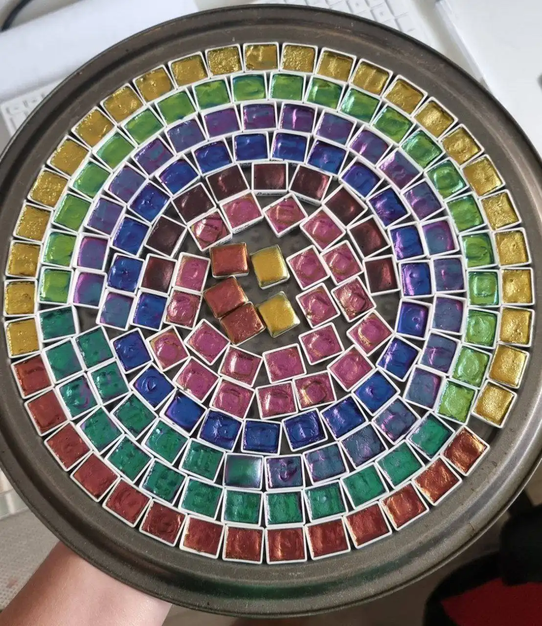 Сотрудник на производство блестящей акварели ручной работы - Работа в Москва