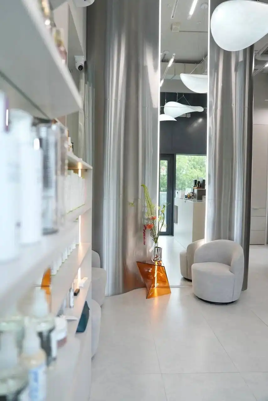 Вакансия нейл-специалиста в премиум-салоне - Вакансии (Работа) в Москва