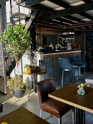 Вакансия официанта в винный бар - Работа в Москва