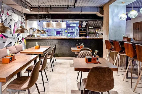 Вакансия официанта в ресторане Ramen Ten - Работа в Москва