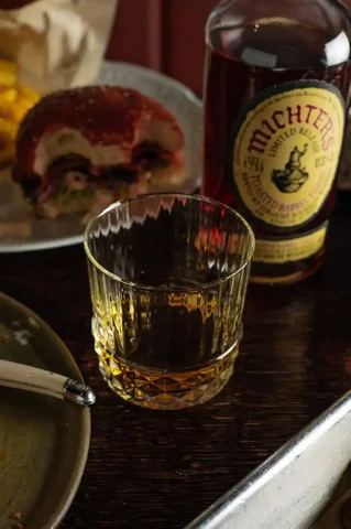 Вакансия помощника бармена (барбек) в мясном ресторане Smoke BBQ - частное объявление в Москва