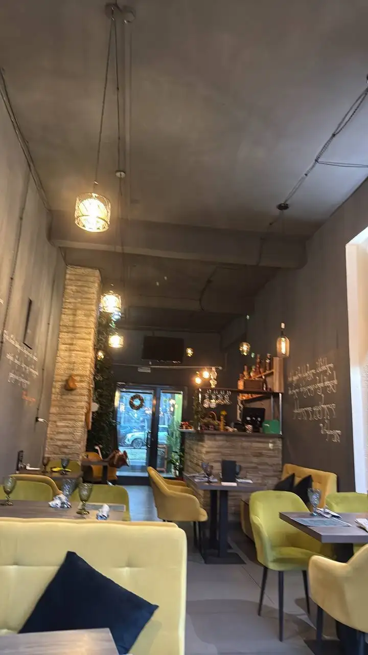 Вакансия повара-универсала грузинской кухни - Кулинария (Работа) в Москва