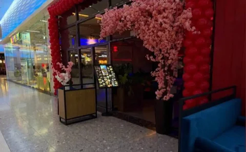 Вакансия официанта в ресторане Sticks - Управляющий в Москва