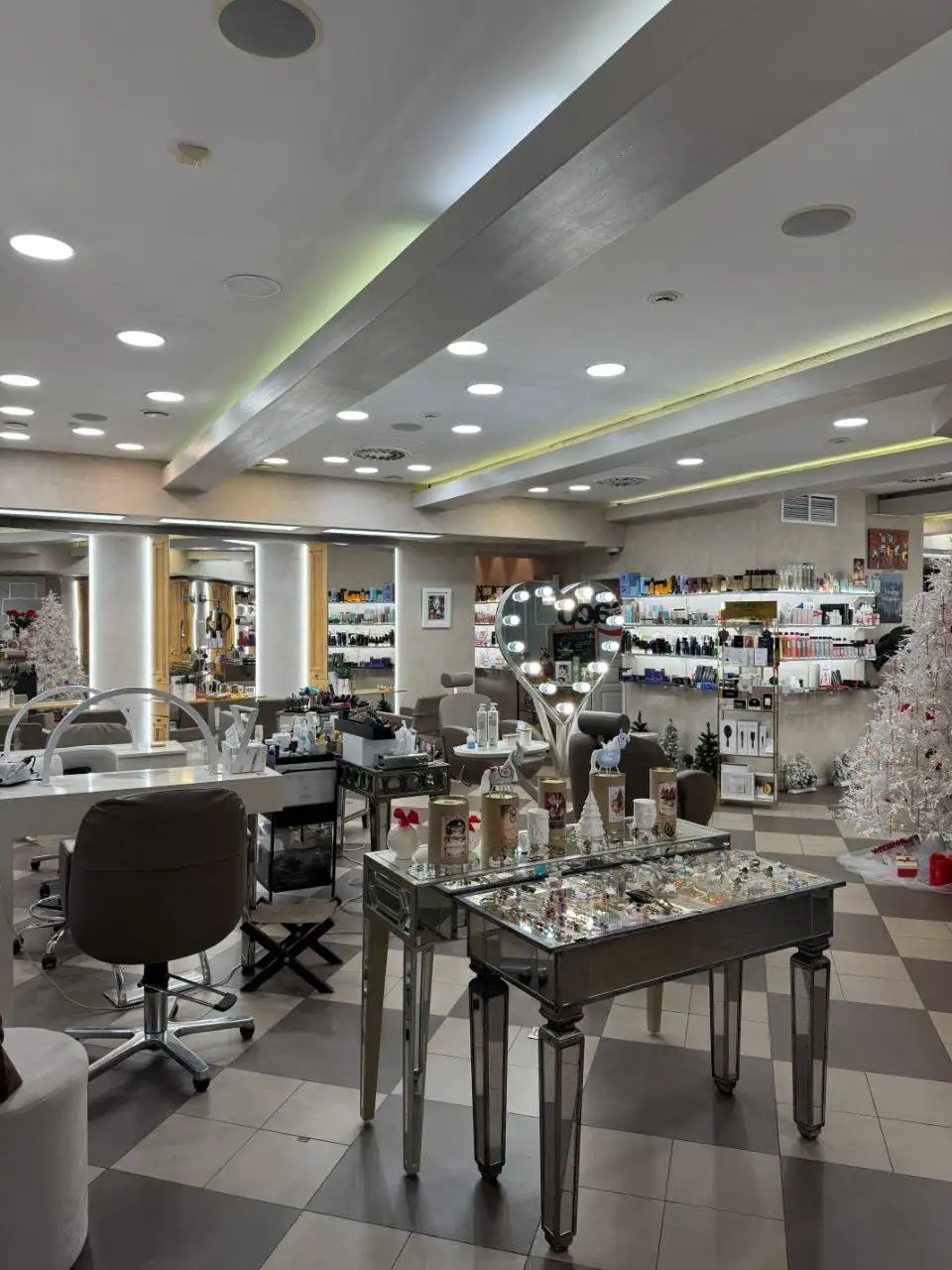 Нейл мастер в салоне Saco - Красота и здоровье (Работа) в Москва