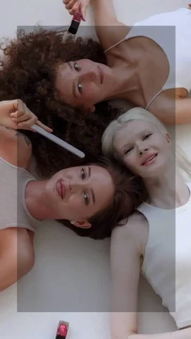 Вакансии в сети салонов красоты SAXAP - Доставка/Курьер в Москва