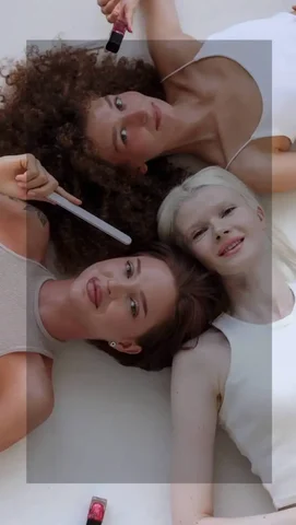 Вакансии в сети салонов красоты «SAXAP» - Вакансии в сфере обслуживания в Москва