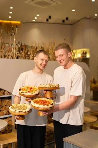 Вакансия официанта в ресторане - IT-продажи в Москва