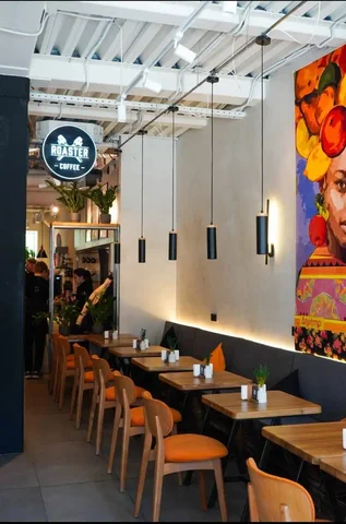 Вакансия бариста-официанта в ROASTER COFFEE & WINE - IT-продажи в Москва