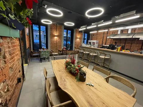 Вакансия повара универсала в баре 'Приём' - Продавец в Москва