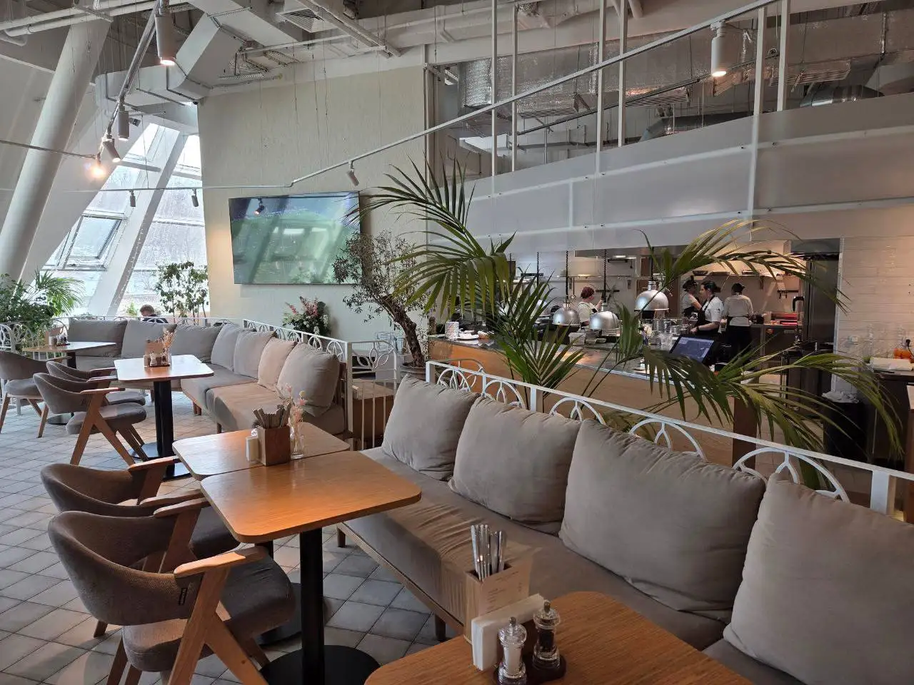 Вакансия баристы в ресторане на территории Лужников - Общепит (Работа) в Москва