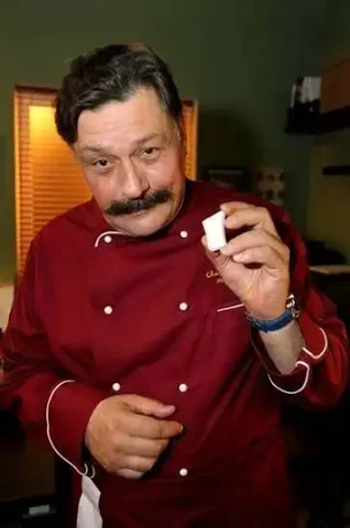 Вакансия повара на европейскую кухню и мангал - Уборка, клининг в Москва