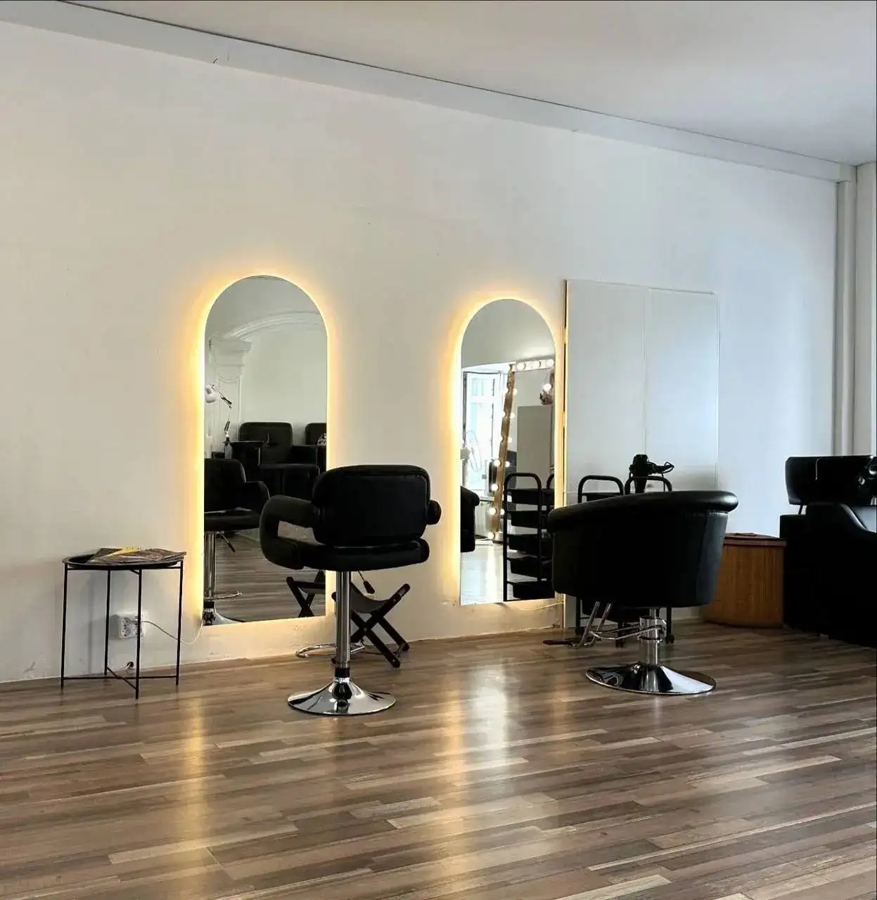 Мастер маникюра в салоне - Маникюр (Красота и здоровье) в Москва