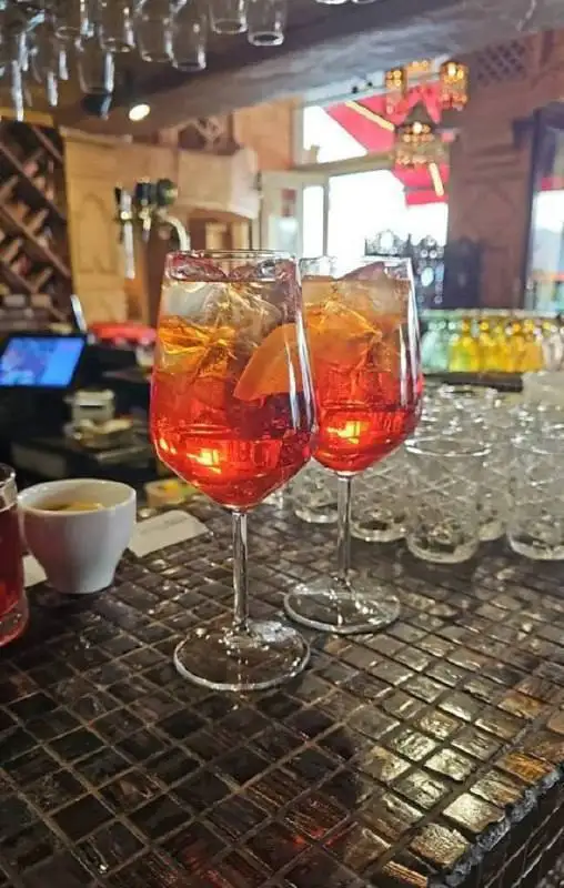 Вакансия официанта в ресторане "ШЕРБЕТ" - Работа в Москва