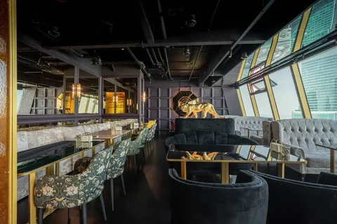 Вакансия официанта в лаунж-ресторане Высота 57 - Водитель в Москва