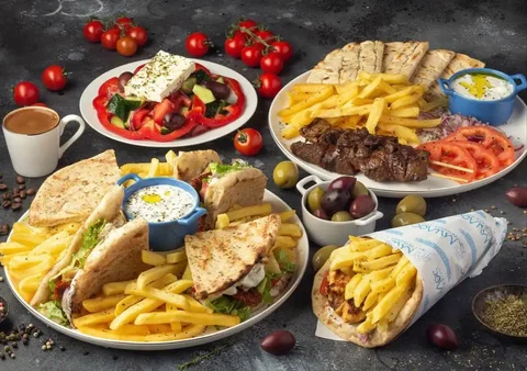 Повар-универсал в Греческую кухню - Склад в Москва