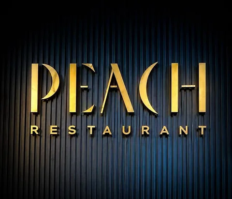 Официант в ресторан Peach - Массажист в Москва