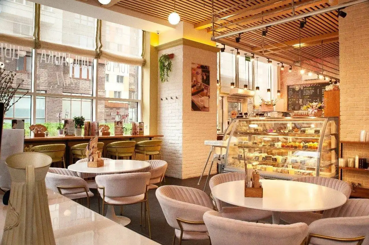 Вакансия Кассир-официант - Общественное питание (Работа) в Москва