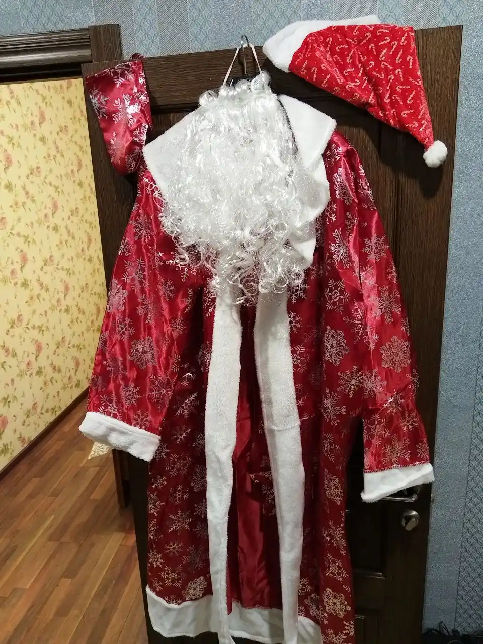 Продажа зимней одежды и костюмов