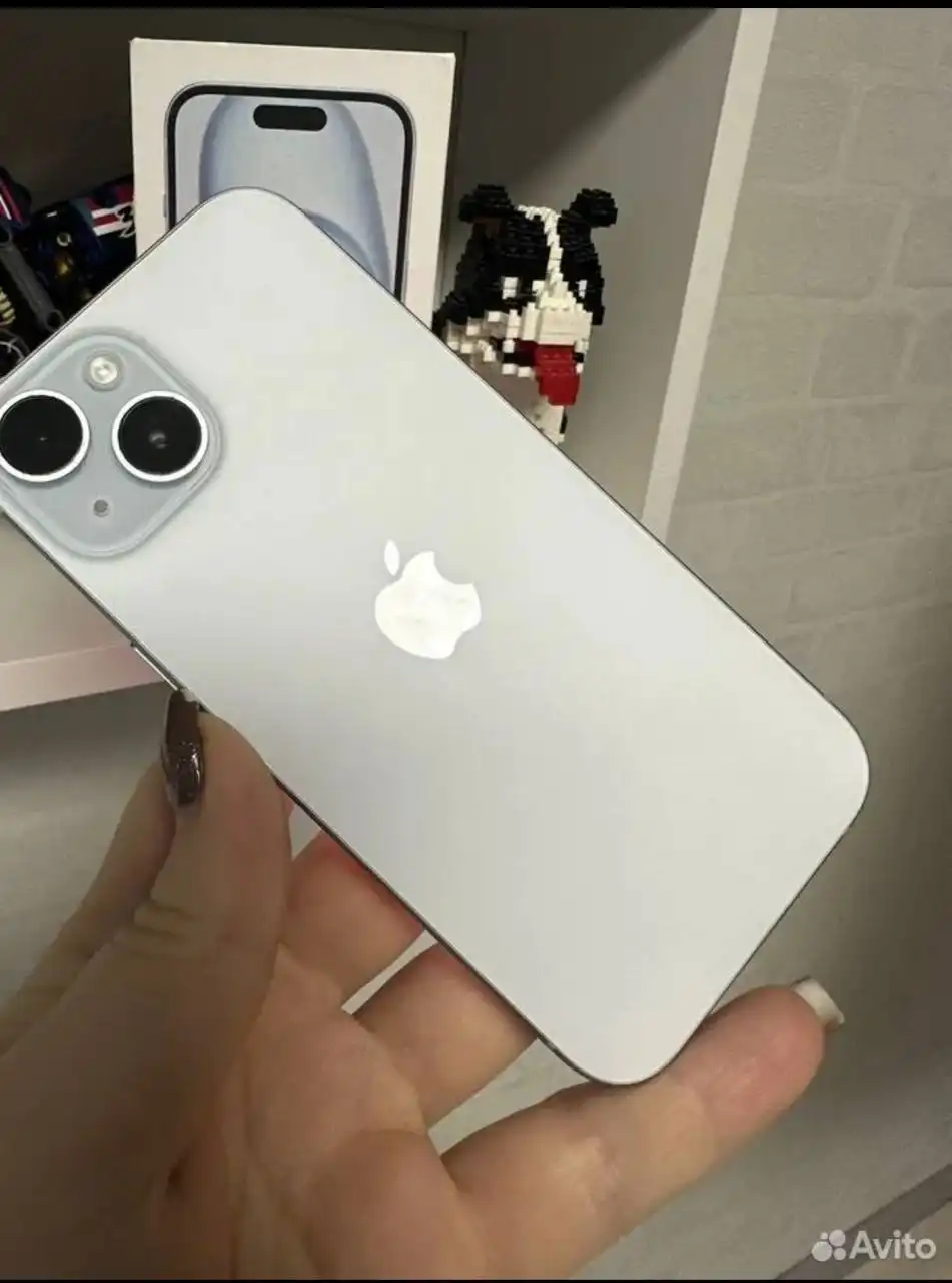 Продам iPhone 15 с разбитым экраном