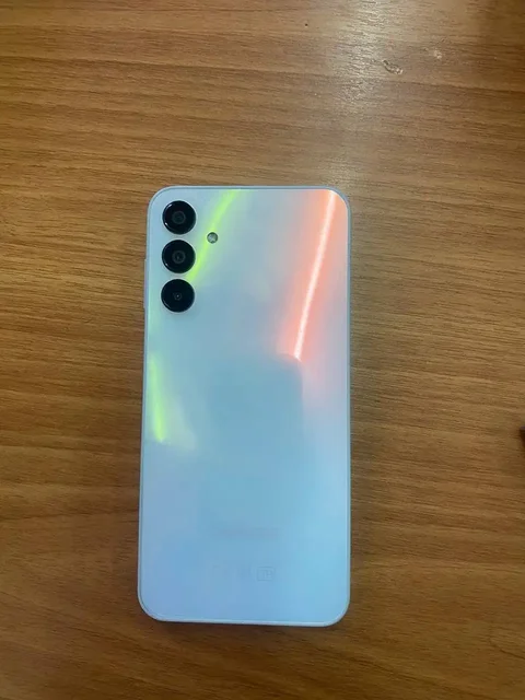 Samsung Galaxy A15 128/4 в состоянии с царапинами - Электроника в Братск