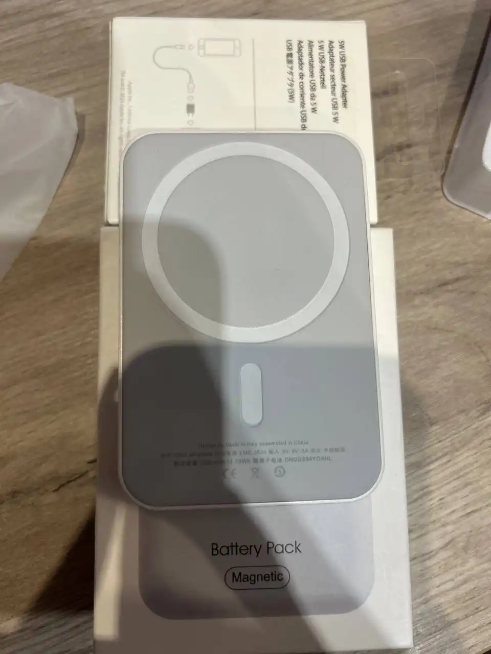 Продам блок для зарядки и батери пак реплика Эпл