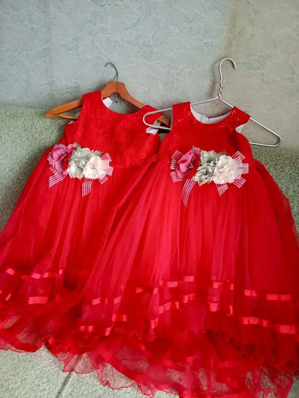 Продам два красивых платья