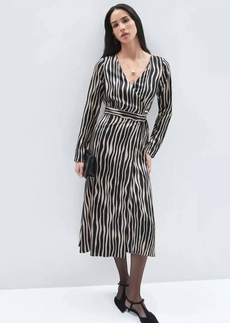 Продам новое платье 42р