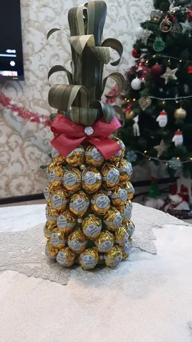 Ананас из конфет и чехол для шампанского - частное объявление в Братск