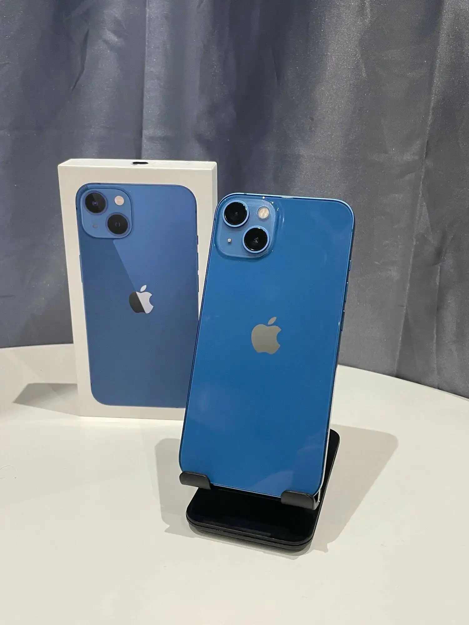 Продажа iPhone 13 128 ГБ синий