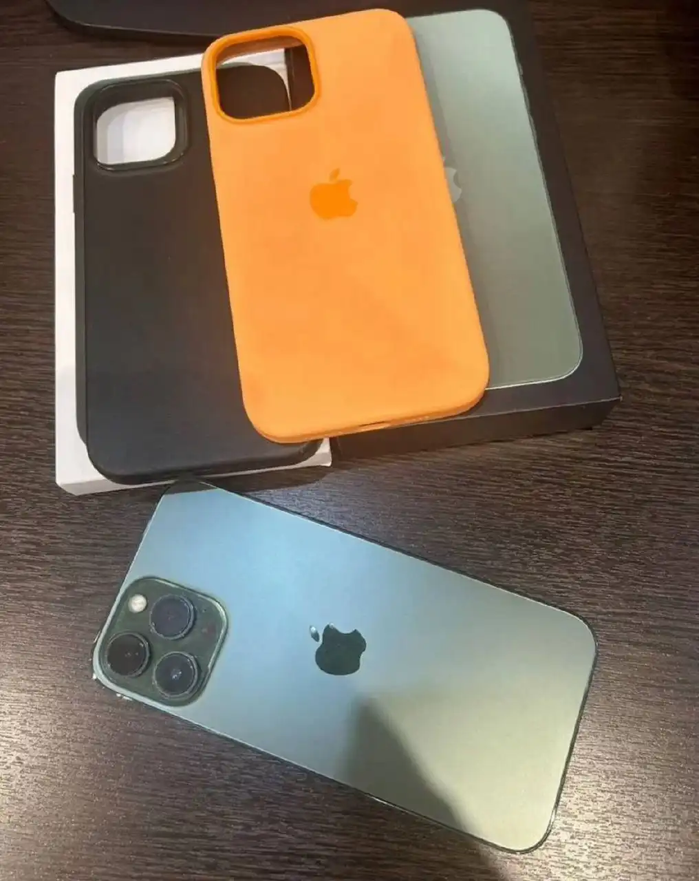 iPhone 13 PRO MAX с треснутым дисплеем