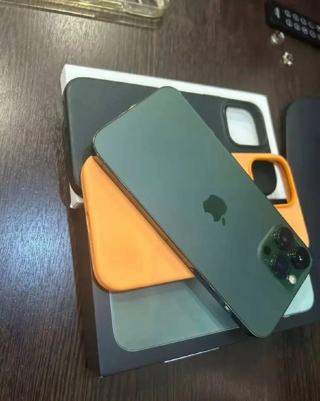 iPhone 13 PRO MAX с треснутым дисплеем