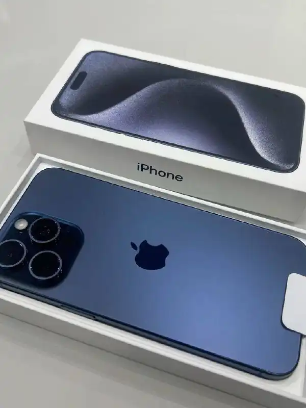 iPhone 15 Pro Max 256GB в идеальном состоянии - Смартфоны и телефоны (Электроника) в Братск