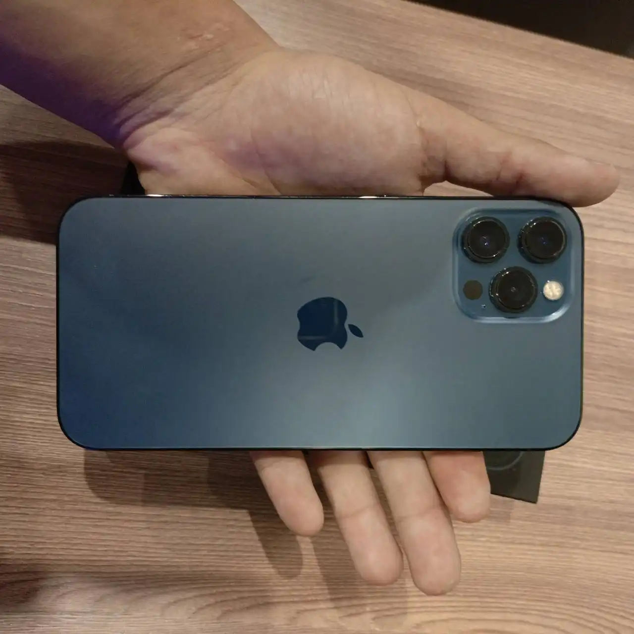 Продам iPhone 12 Pro Max 128GB черный - Смартфоны (Электроника) в Братск