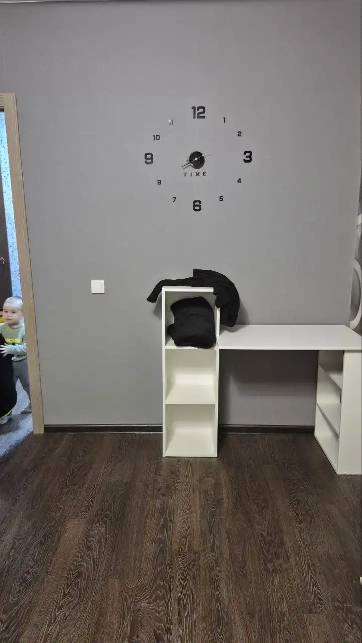 Продажа стола и вешалки напольной - Мебель (Для дома и дачи) в Братск