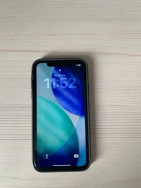 Айфон 11 в отличном состоянии - Электроника в Братск