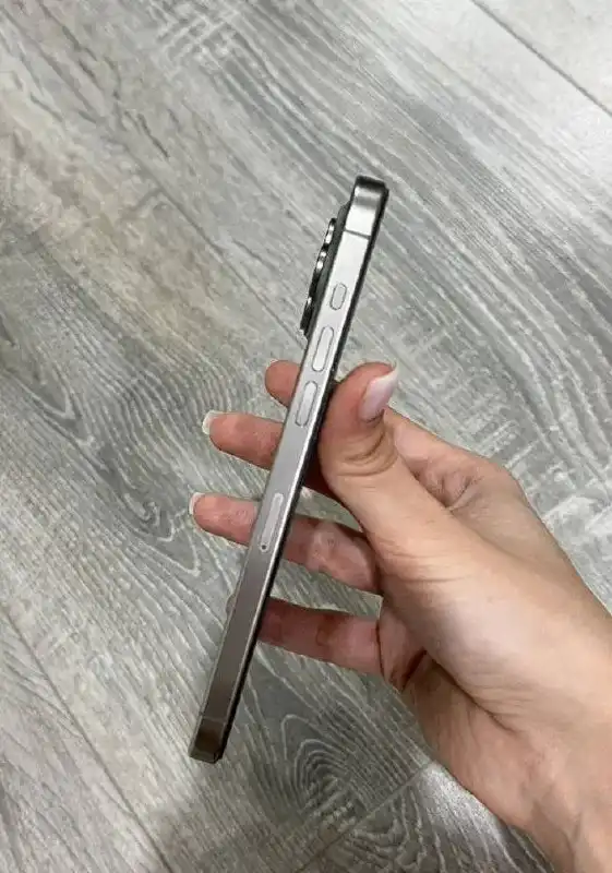 Продам iPhone 15 Pro Max 256GB титанового цвета - Смартфоны (Электроника) в Братск