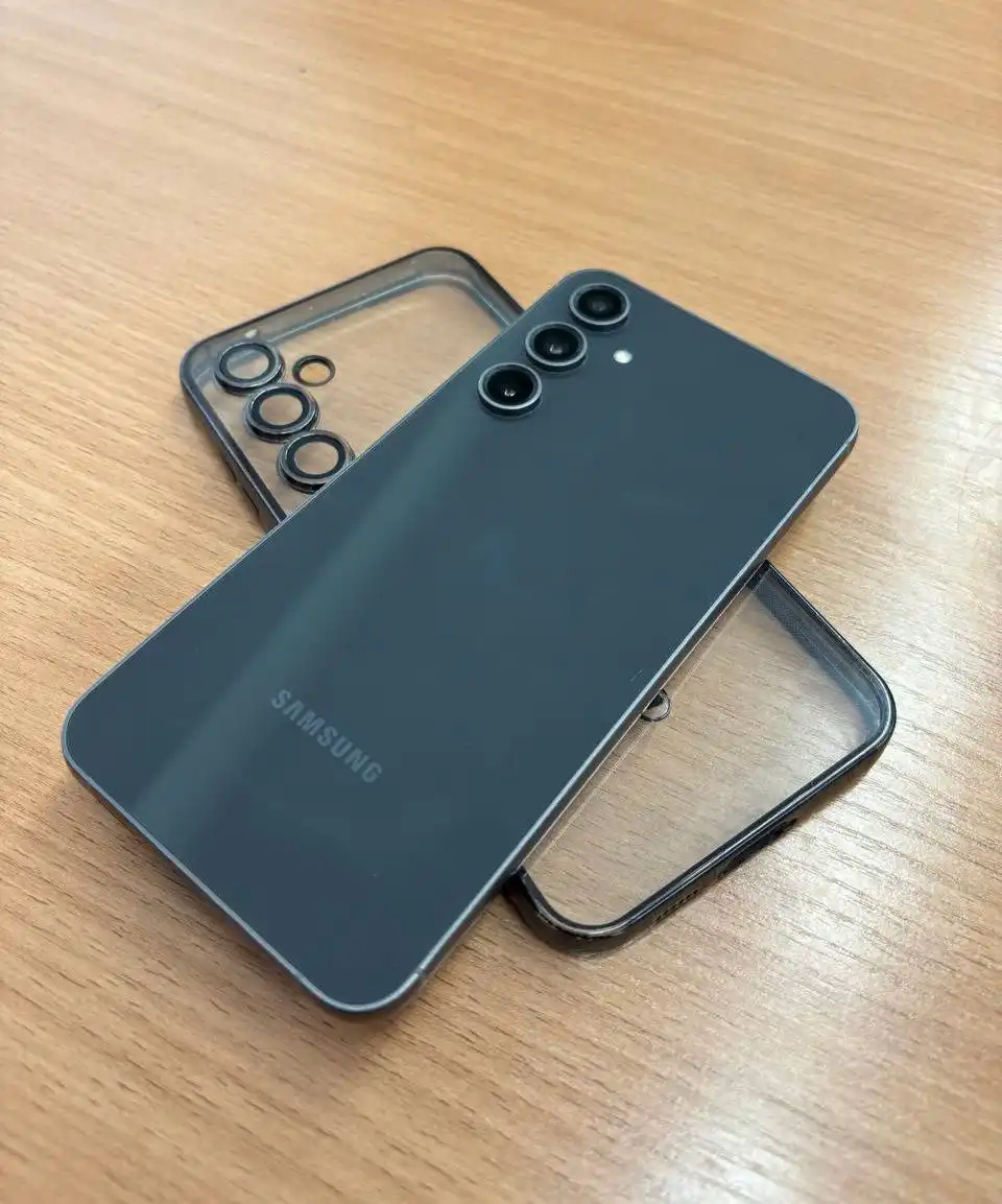 Samsung Galaxy S23 FE 8/256 с защитным стеклом и чехлами - Смартфоны (Электроника) в Братск